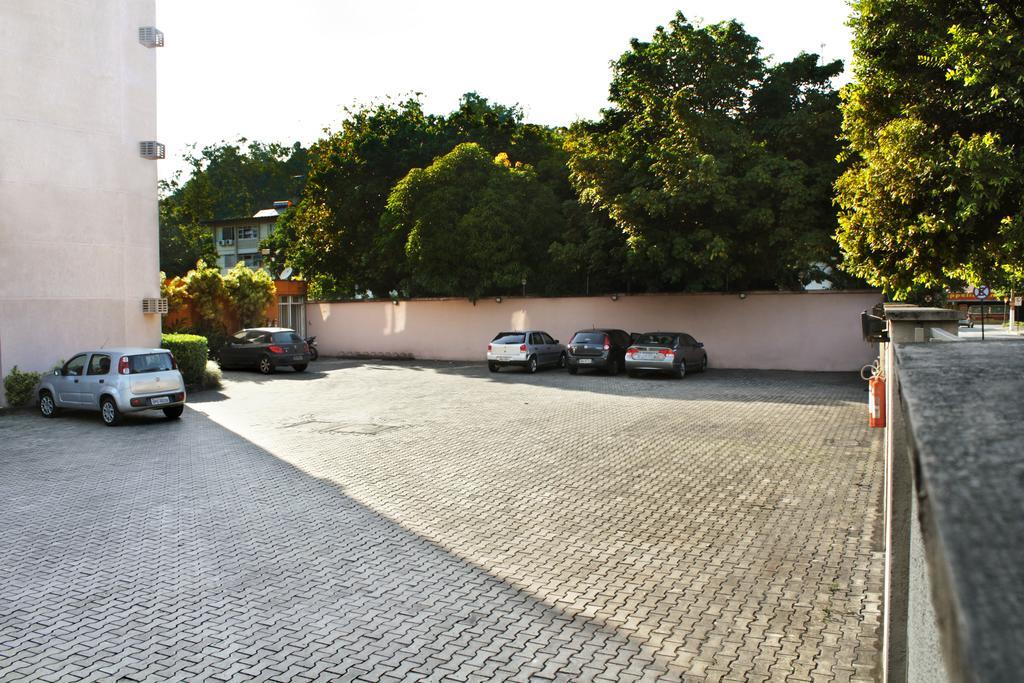 Hotel Dom Henrique Timoteo Exterior photo